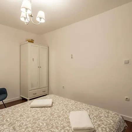 Apartment Dalmatian 230m2 With Pool And Garden Near The Old Town For Families Split