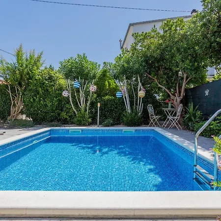 Apartment Dalmatian 230m2 With Pool And Garden Near The Old Town For Families *