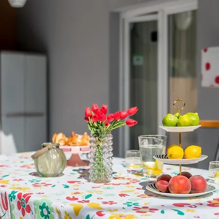 Dalmatian 230m2 With Pool And Garden Near The Old Town For Families * Split