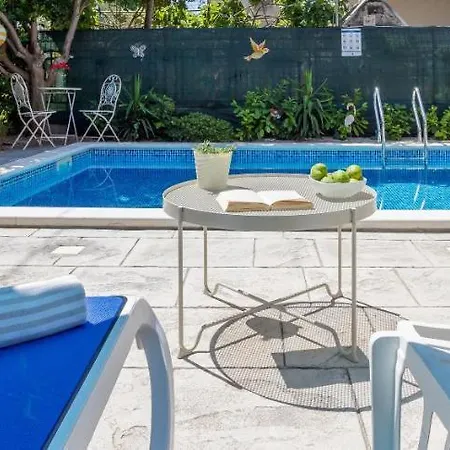 Dalmatian 230m2 With Pool And Garden Near The Old Town For Families *
