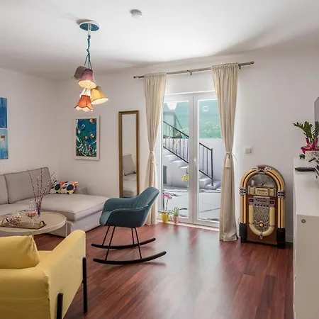 Dalmatian 230m2 With Pool And Garden Near The Old Town For Families