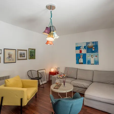 Dalmatian 230m2 With Pool And Garden Near The Old Town For Families