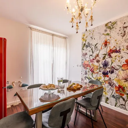 Dalmatian 230m2 With Pool And Garden Near The Old Town For Families Split