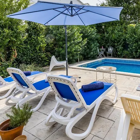 Dalmatian 230m2 With Pool And Garden Near The Old Town For Families Appartement Split