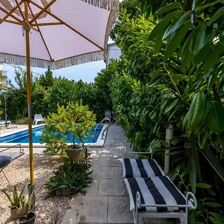 Dalmatian 230m2 With Pool And Garden Near The Old Town For Families Appartement *