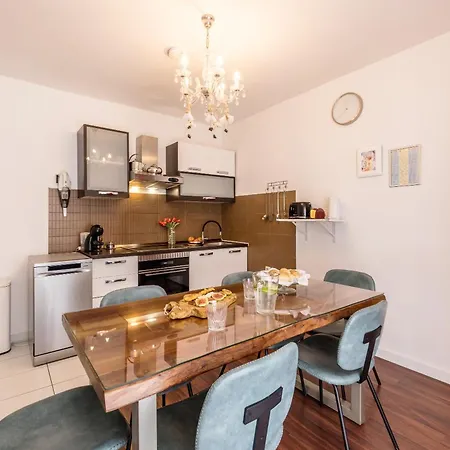 Dalmatian 230m2 With Pool And Garden Near The Old Town For Families Appartement Split