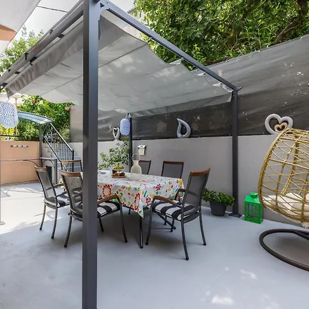 Dalmatian 230m2 With Pool And Garden Near The Old Town For Families Appartement *