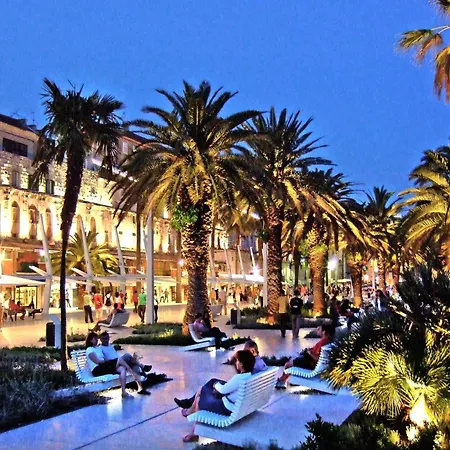 Dalmatian 230m2 With Pool And Garden Near The Old Town For Families *