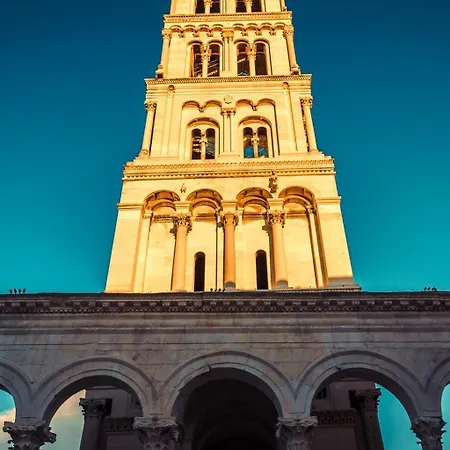 Dalmatian 230m2 With Pool And Garden Near The Old Town For Families Appartement