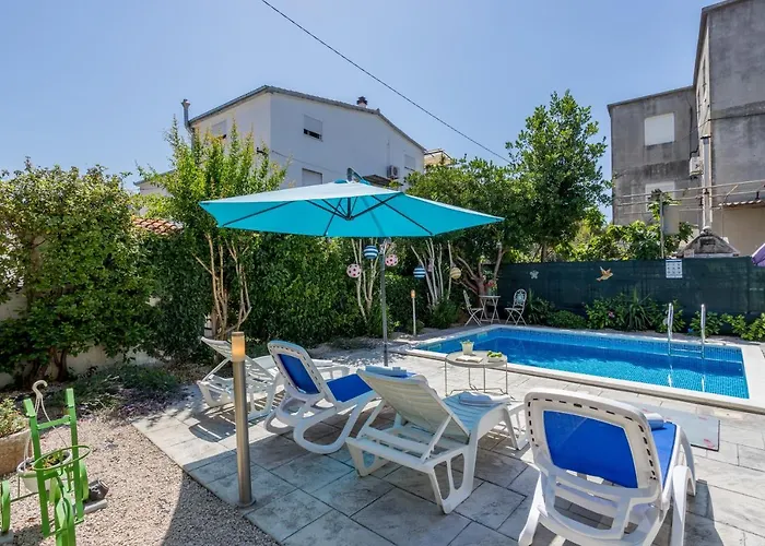 Dalmatian 230m2 With Pool And Garden Near The Old Town For Families * Split