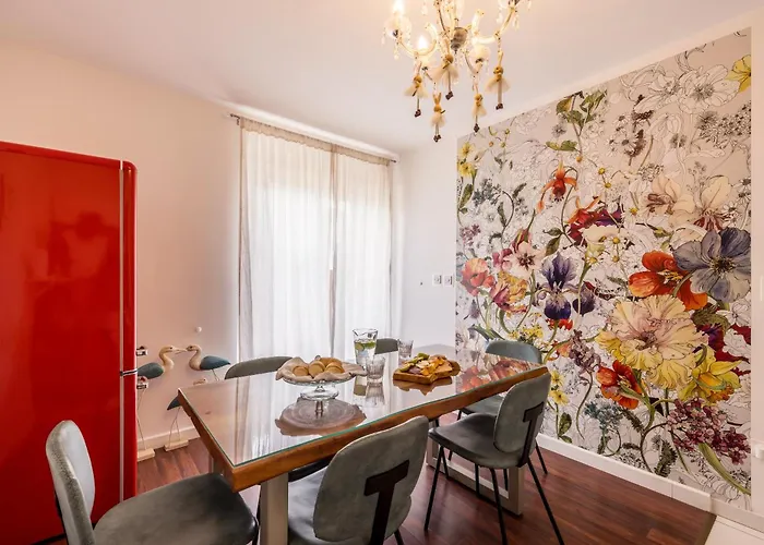 Dalmatian 230m2 With Pool And Garden Near The Old Town For Families Split