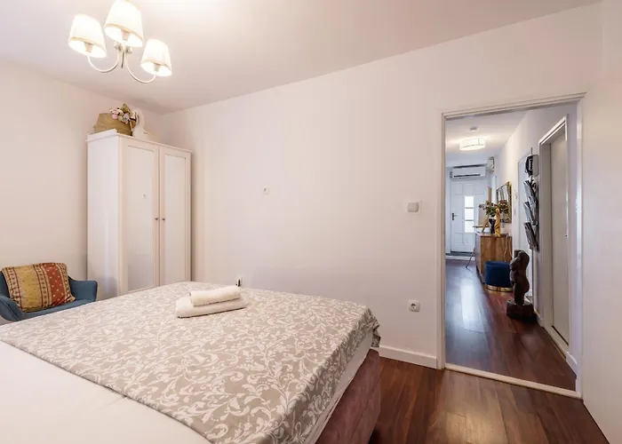 Dalmatian 230m2 With Pool And Garden Near The Old Town For Families Apartament *