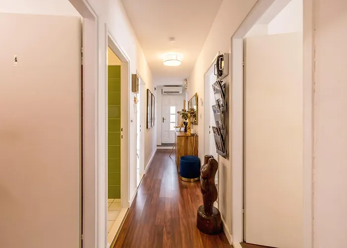 Apartament Dalmatian 230m2 With Pool And Garden Near The Old Town For Families Split