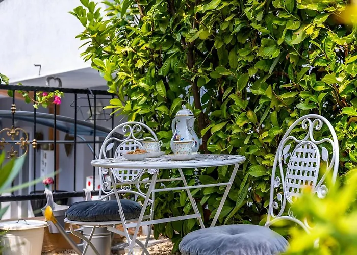 Apartament Dalmatian 230m2 With Pool And Garden Near The Old Town For Families Split