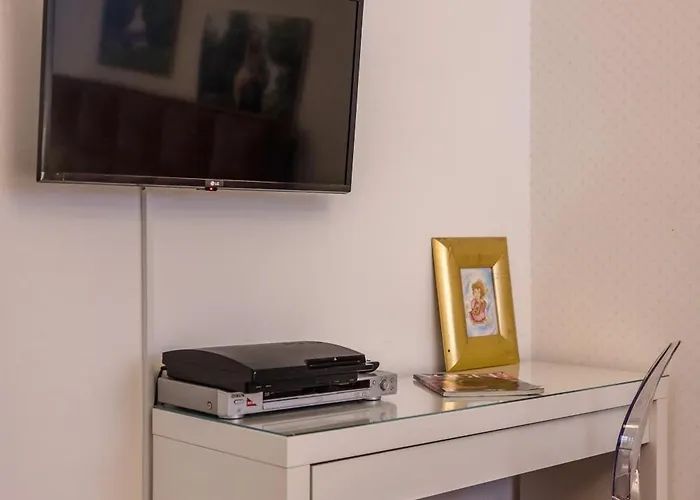 Dalmatian 230m2 With Pool And Garden Near The Old Town For Families * Split