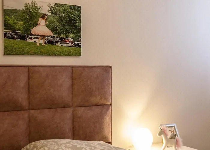 Apartament Dalmatian 230m2 With Pool And Garden Near The Old Town For Families Split