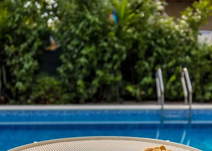 Dalmatian 230m2 With Pool And Garden Near The Old Town For Families * Split