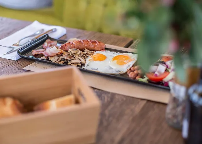 Dalmatian 230m2 With Pool And Garden Near The Old Town For Families Apartament Split